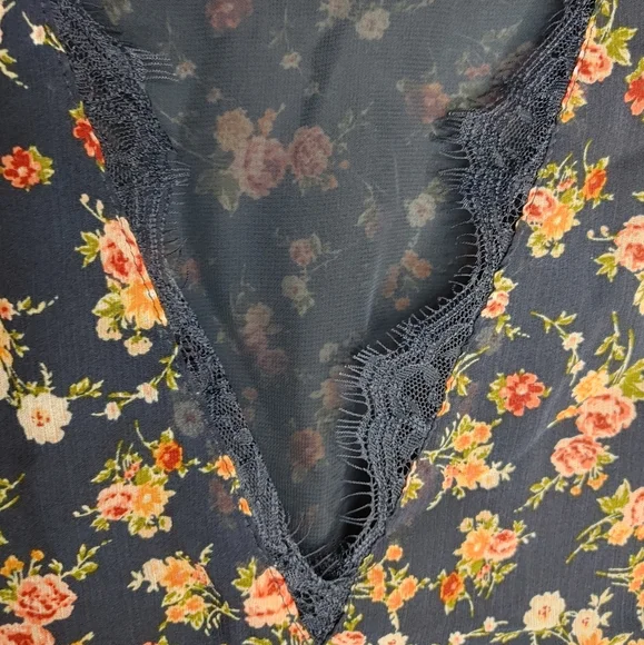 2/$30 Floral Dynamite Blouse - Picture 4 of 6